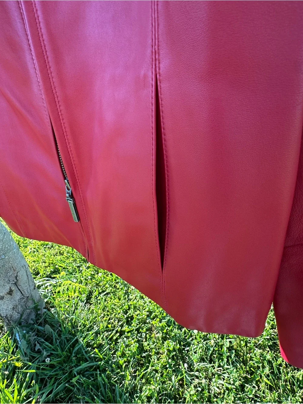 Women’s Red butter soft Lambskin
Leather Zip-Front Jacket- like new-Large - Picture 8 of 8
